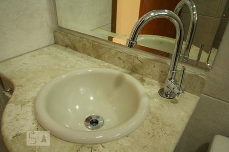 Apartamento à venda com 52m², 2 quartos e 1 vaga Apartamento à venda com 52m², 2 quartos e 1 vagaBanheiro