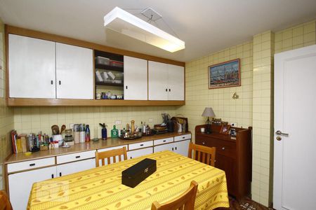 Apartamento à venda com 368m², 4 quartos e sem vagaCozinha