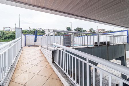 Apartamento à venda com 127m², 3 quartos e 2 vagas Apartamento à venda com 127m², 3 quartos e 2 vagasÁrea comum - Piscina