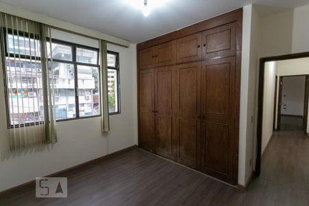 Apartamento à venda com 345m², 4 quartos e 2 vagasQuarto 2