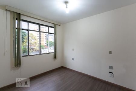 Apartamento à venda com 345m², 4 quartos e 2 vagasQuarto 4 - Suíte