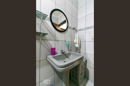 Casa à venda com 181m², 3 quartos e 2 vagasBanheiro 