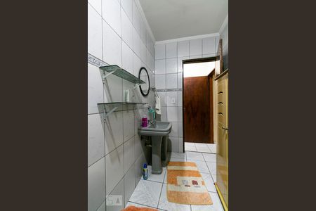 Casa à venda com 181m², 3 quartos e 2 vagasBanheiro 