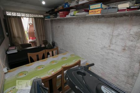 Casa à venda com 143m², 3 quartos e sem vagaQuintal coberto