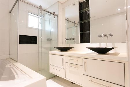 Apartamento à venda com 180m², 1 quarto e 3 vagasBanheiro da Suíte