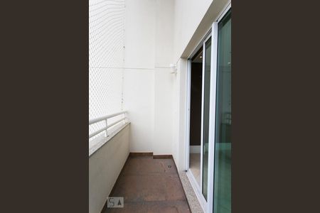 Apartamento à venda com 180m², 1 quarto e 3 vagasVaranda da Sala 2