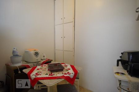 Apartamento à venda com 76m², 2 quartos e sem vagaQuarto de Serviço