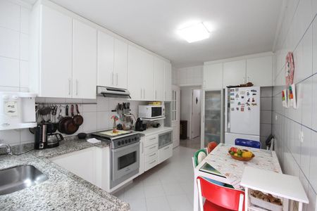 Casa de condomínio à venda com 237m², 3 quartos e 3 vagasCozinha