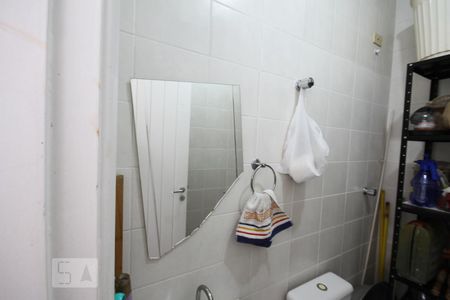 Casa de condomínio à venda com 237m², 3 quartos e 3 vagasBanheiro de Serviço