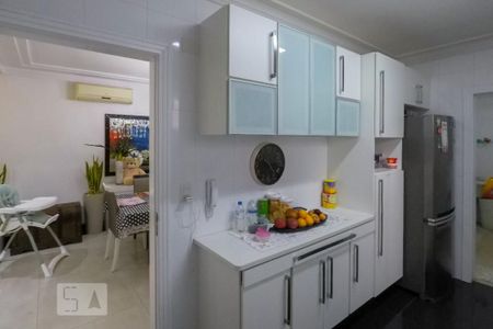 Casa de condomínio à venda com 380m², 3 quartos e 3 vagas Casa de condomínio à venda com 380m², 3 quartos e 3 vagasCozinha