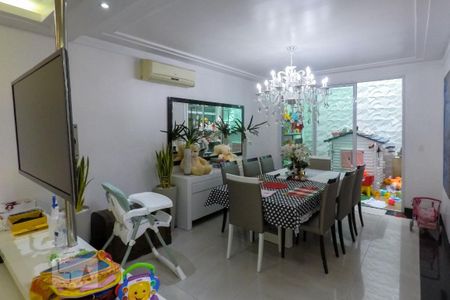 Casa de condomínio à venda com 380m², 3 quartos e 3 vagas Casa de condomínio à venda com 380m², 3 quartos e 3 vagasSala de Jantar