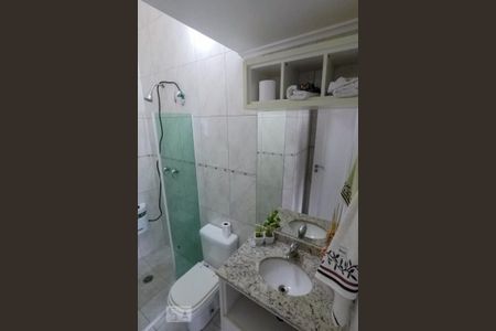 Casa de condomínio à venda com 380m², 3 quartos e 3 vagas Casa de condomínio à venda com 380m², 3 quartos e 3 vagasBanheiro