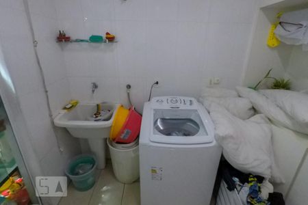 Casa de condomínio à venda com 380m², 3 quartos e 3 vagas Casa de condomínio à venda com 380m², 3 quartos e 3 vagasÁrea de Serviço