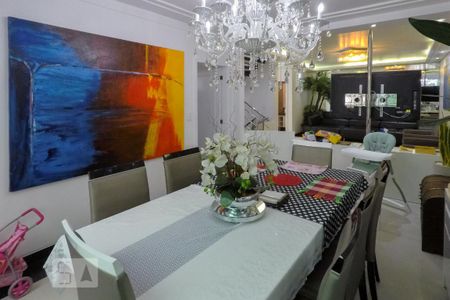 Casa de condomínio à venda com 380m², 3 quartos e 3 vagas Casa de condomínio à venda com 380m², 3 quartos e 3 vagasSala de Jantar