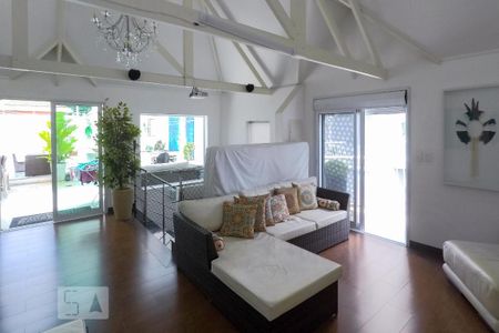 Casa de condomínio à venda com 380m², 3 quartos e 3 vagas Casa de condomínio à venda com 380m², 3 quartos e 3 vagasSala