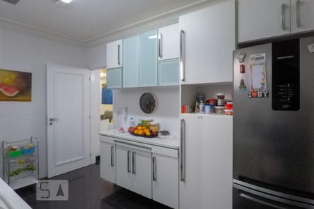 Casa de condomínio à venda com 380m², 3 quartos e 3 vagas Casa de condomínio à venda com 380m², 3 quartos e 3 vagasCozinha