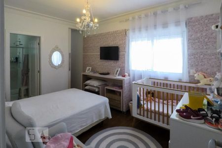 Casa de condomínio à venda com 380m², 3 quartos e 3 vagas Casa de condomínio à venda com 380m², 3 quartos e 3 vagasQuarto