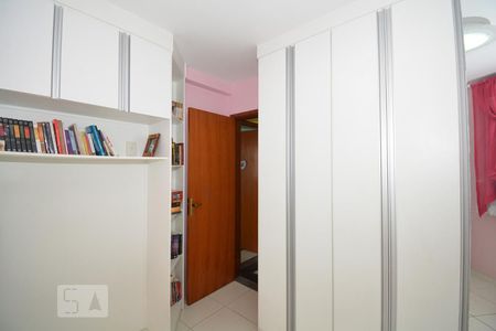 Apartamento à venda com 97m², 3 quartos e 1 vagaQuarto 2