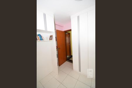 Apartamento à venda com 97m², 3 quartos e 1 vagaQuarto 2