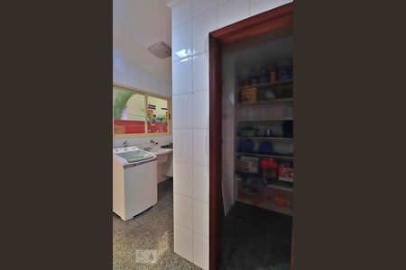Apartamento à venda com 150m², 3 quartos e 3 vagasLavanderia