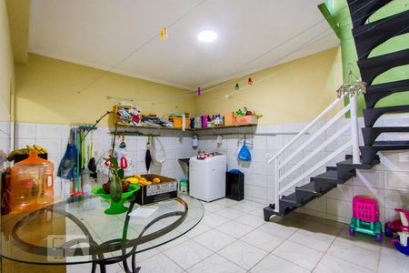 Casa à venda com 116m², 3 quartos e 2 vagasÁrea de serviço