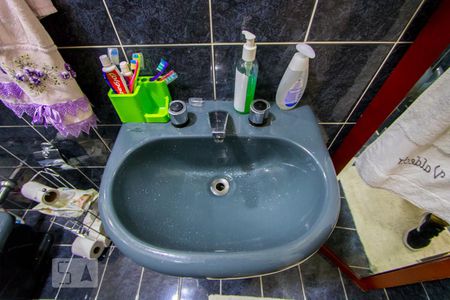 Casa à venda com 116m², 3 quartos e 2 vagasBanheiro do quarto 1