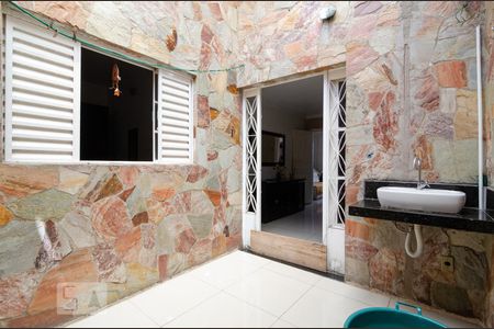 Casa à venda com 268m², 3 quartos e 4 vagasfundo cs