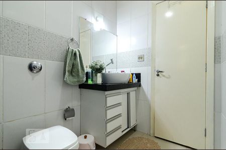 Casa à venda com 268m², 3 quartos e 4 vagasBanheiro Social