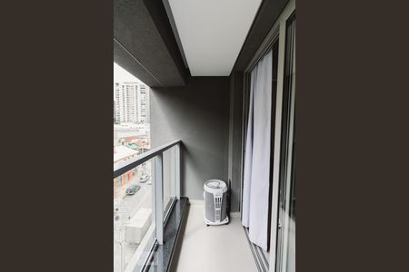 Varanda de kitnet/studio para alugar com 1 quarto, 25m² em Perdizes, São Paulo