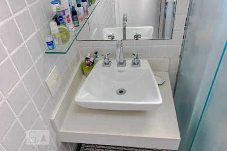 Apartamento à venda com 87m², 3 quartos e 2 vagasDetalhe Banheiro
