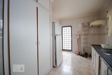 Casa à venda com 400m², 4 quartos e 2 vagas Casa à venda com 400m², 4 quartos e 2 vagasCozinha