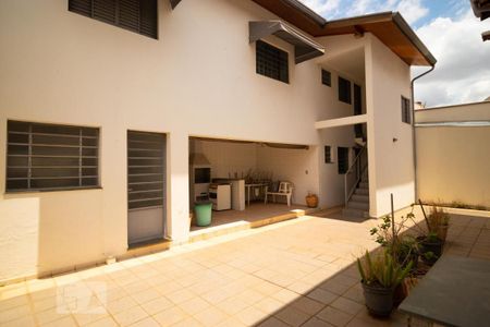 Casa à venda com 400m², 4 quartos e 2 vagas Casa à venda com 400m², 4 quartos e 2 vagasQuintal