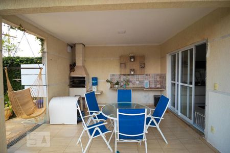 Casa à venda com 233m², 3 quartos e 3 vagas Casa à venda com 233m², 3 quartos e 3 vagasChurrasqueira