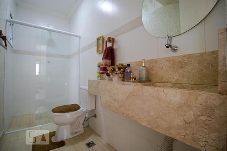 Casa à venda com 233m², 3 quartos e 3 vagas Casa à venda com 233m², 3 quartos e 3 vagasBanheiro 01