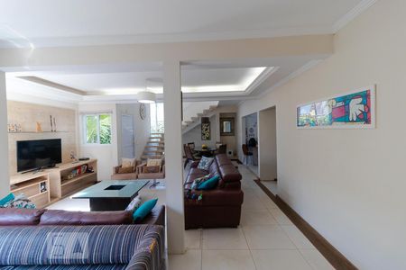 Casa à venda com 233m², 3 quartos e 3 vagas Casa à venda com 233m², 3 quartos e 3 vagasSalas