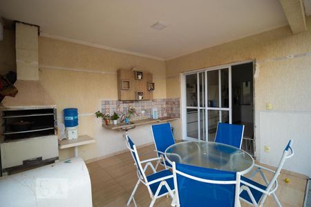 Casa à venda com 233m², 3 quartos e 3 vagas Casa à venda com 233m², 3 quartos e 3 vagasChurrasqueira