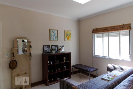 Casa à venda com 233m², 3 quartos e 3 vagas Casa à venda com 233m², 3 quartos e 3 vagasSalas