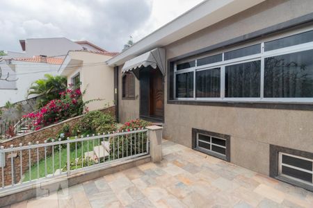 Casa à venda com 300m², 3 quartos e 2 vagas Casa à venda com 300m², 3 quartos e 2 vagasFachada