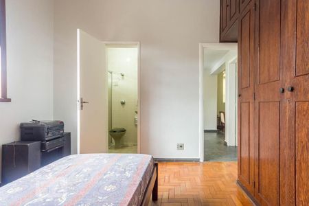 Casa à venda com 300m², 4 quartos e 2 vagas Casa à venda com 300m², 4 quartos e 2 vagasSuíte
