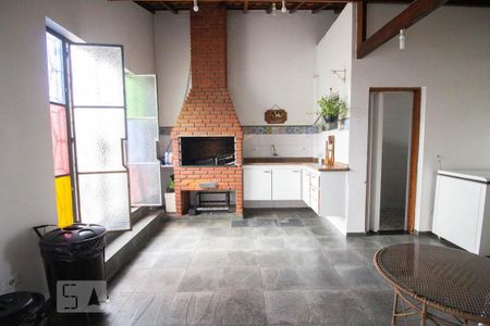 Casa à venda com 405m², 5 quartos e sem vaga Casa à venda com 405m², 5 quartos e sem vagachurrasqueira