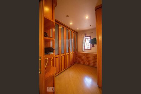 Casa à venda com 405m², 5 quartos e sem vaga Casa à venda com 405m², 5 quartos e sem vagacloset quarto 2