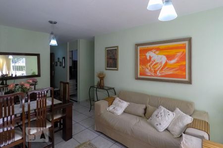Apartamento à venda com 62m², 2 quartos e 1 vaga Apartamento à venda com 62m², 2 quartos e 1 vagaSala