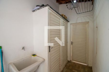 Casa à venda com 148m², 3 quartos e 3 vagas Casa à venda com 148m², 3 quartos e 3 vagasÁrea de Serviço