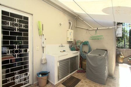 Casa à venda com 263m², 6 quartos e 3 vagasAREA DE SERVIÇO