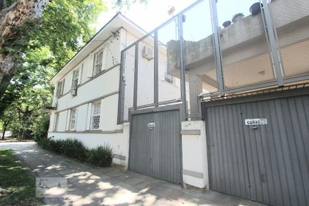 Casa à venda com 263m², 6 quartos e 3 vagasFACHADA