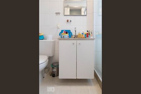 Casa de condomínio à venda com 236m², 2 quartos e sem vaga Casa de condomínio à venda com 236m², 2 quartos e sem vagaBanheiro da suíte 1