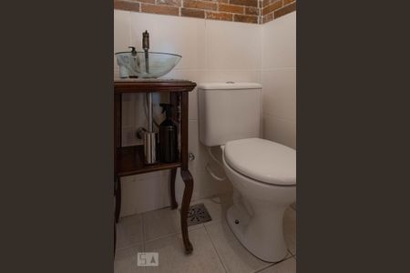 Casa de condomínio à venda com 236m², 2 quartos e sem vaga Casa de condomínio à venda com 236m², 2 quartos e sem vagaLavabo