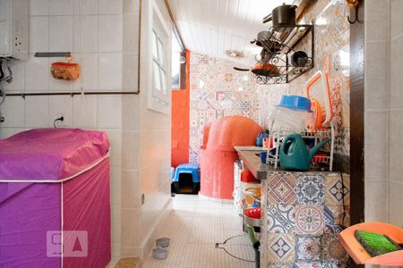 Casa de condomínio à venda com 236m², 2 quartos e sem vaga Casa de condomínio à venda com 236m², 2 quartos e sem vagaLavanderia