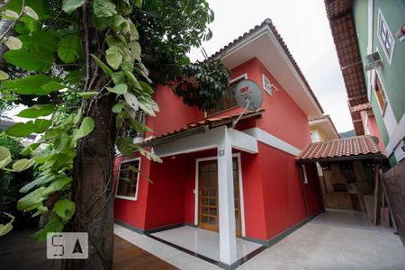 Casa de condomínio à venda com 236m², 2 quartos e sem vagaFachada