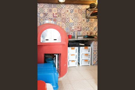 Casa de condomínio à venda com 236m², 2 quartos e sem vaga Casa de condomínio à venda com 236m², 2 quartos e sem vagaÁrea externa - forno à lenha